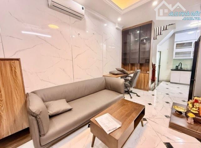 BÁN NHÀ BẠCH ĐẰNG, DT 33M², 5 TẦNG, DÂN XÂY, GẦN Ô TÔ, CHỦ CẦN BÁN GẤP