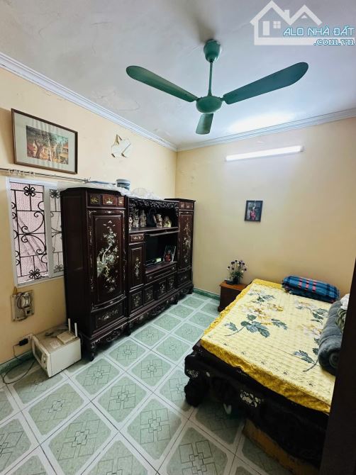 BÁN NHÀ LÔ GÓC QUỐC TỬ GIÁM- DÂN XÂY - TRUNG TÂM ĐỐNG ĐA - 100M RA VĂN MIẾU .36m- 7tỷ990 - 1