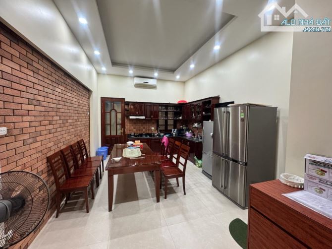 BÁN NHÀ NGHĨA ĐÔ 35 TỶ 80m 5T MT5m PHÂN LÔ VỈA HÈ KINH DOANH Ô TÔ TRÁNH CÓ TL