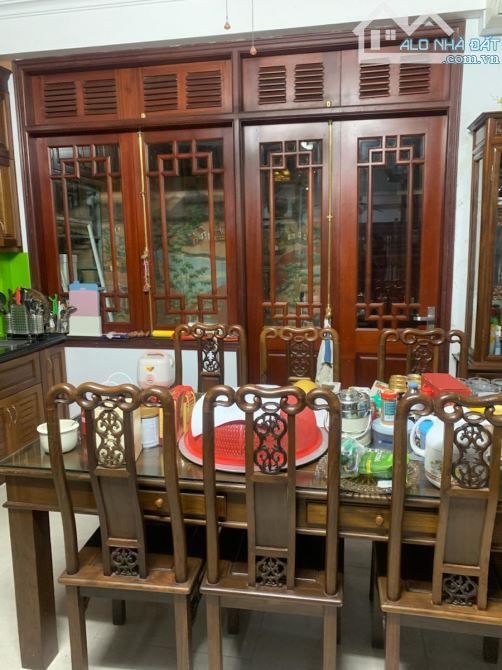 HOÀNG QUỐC VIỆT PHÂN LÔ 37,5 TỶ 75m 5 TẦNG THANG MÁY GARA KINH DOANH