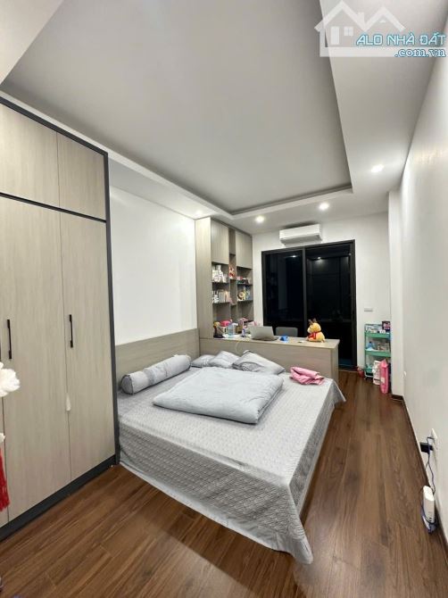 BÁN NHÀ XUÂN LA 5 TẦNG THANG MÁY, Ô TÔ ĐỖ CỬA, KINH DOANH, NHÀ MỚI, 53M