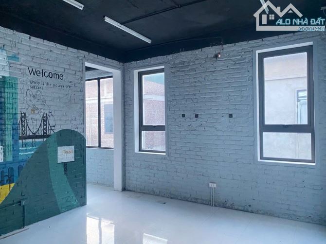 Bán biệt thự mặt đường ngõ 300 Nguyễn Xiển, Thanh Xuân.