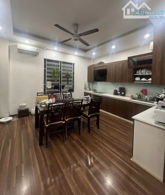 Bán gấp nhà mặt phố Trung Kính 98m², 7 tầng, vỉa hè 7m, kinh doanh đỉnh, giá 53 tỷ