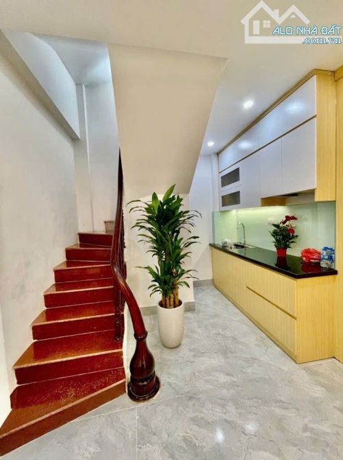 Nhà đẹp Đại Học Y - Tôn Thất Tùng, 30m² 20m ra ô tô tránh tặng nội thất giá chỉ nhỉnh 7 tỷ