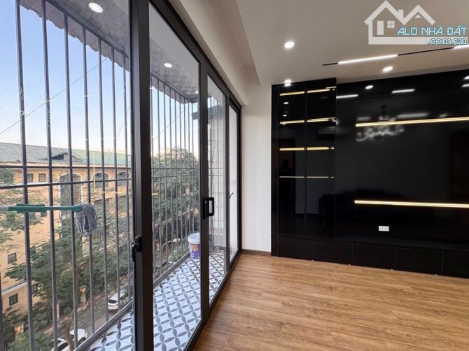 CHUNG CƯ ĐỀN LỪ SÁT CÔNG VIÊN HỒ – 2 NGỦ LÔ GÓC HIẾM - GIÁ TRỊ THẬT- 70M - HƠN 5TỶ