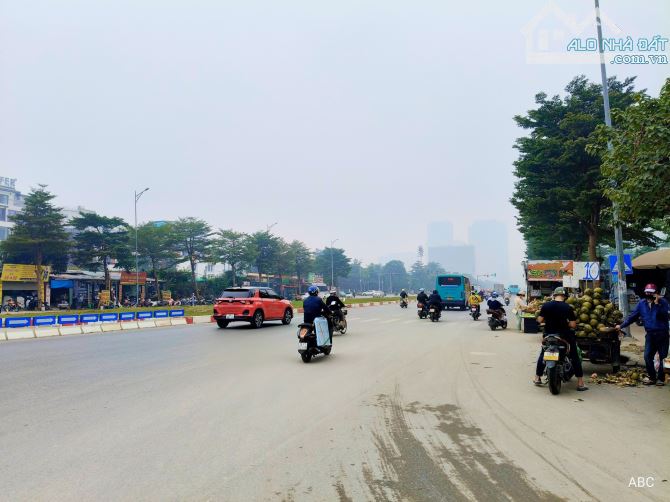 KĐT TÂY HỒ TÂY NGUYỄN VĂN HUYÊN – LÔ GÓC – 136M2 – 3 NGỦ 2 WC – TẦNG TRUNG – 11.95 TỶ