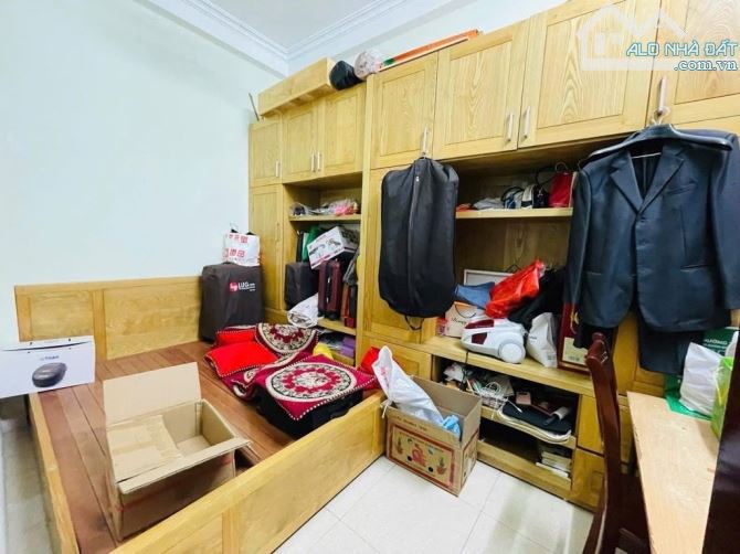 Nhà đẹp Lạc Long Quân 45m x 5T, Ngõ thông, Ô tô, Kinh doanh, Dân xây. 11 tỷ