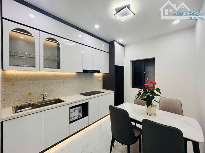 Bán nhà phố Quan Nhân, Thanh Xuân: dt 35m, 4 tầng, giá 8.95 tỷ, có thương lượng