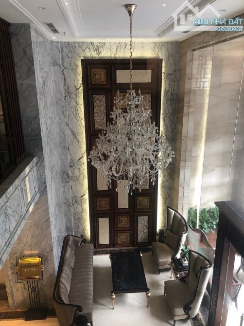 Bán toà khách sạn mặt phố Ngô Quyền DT: 320m2 - 12 Tầng - Mặt tiền 15m - Giá 280 tỷ