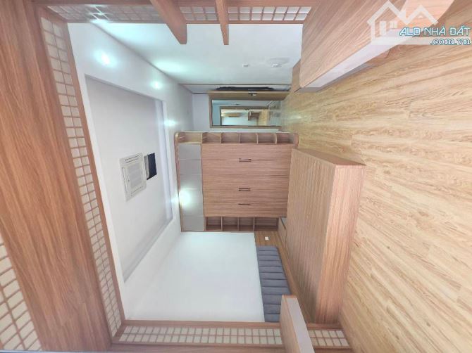 PHÂN LÔ - PHẠM TUẤN TÀI - 65M2 - 6 TẦNG THANG MÁY - GARA Ô TÔ 7 CHỖ - 2 THOÁNG, KINH DOANH