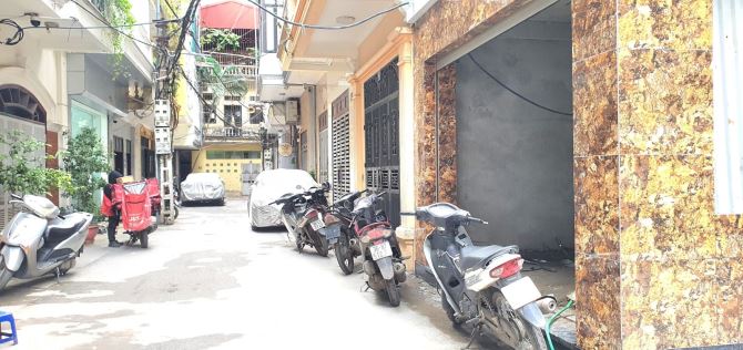 SIÊU PHẨM NGUYỄN TRÃI 8 TẦNG Ô TÔ TRÁNH 3 THOÁNG 57m RỘNG 13.5m GIA 32Ty5