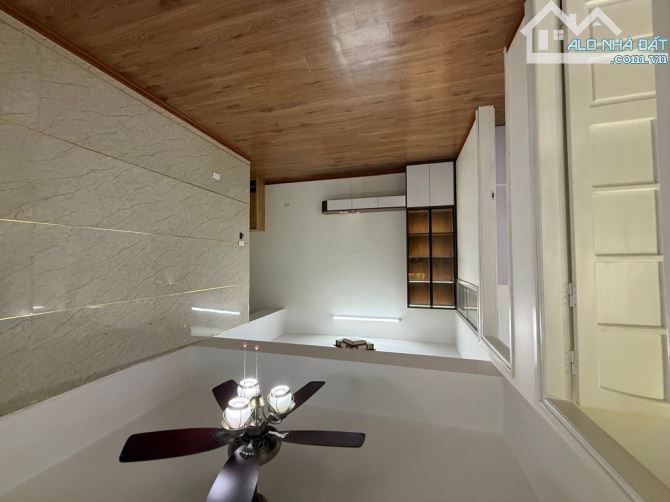 Bán Căn hộ Trung tâm Cầu Giấy - 63m2 - 2N1VS - Sổ đỏ chính chủ - Chỉ hơn 5 tỷ