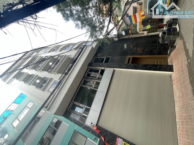 Cầu Giấy 70m² lô góc 3 thoáng ngõ ô tô gần phố, 5 tầng kiên cố, sổ vuông, 25.6 tỷ