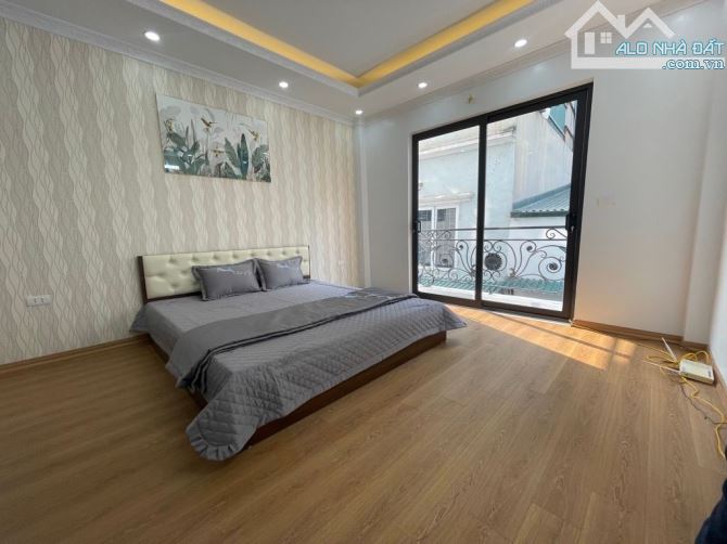 Bán nhà Nguyễn Khoái 35m², 5 tầng mới, full nội thất, ngõ thông 3 gác phi giá 6,5 tỷ