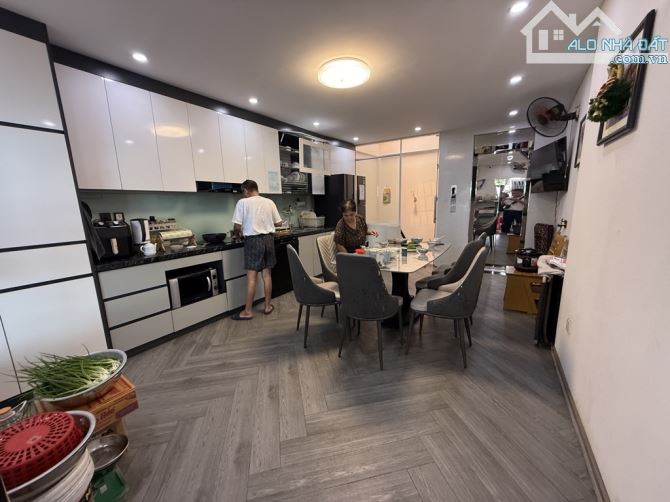 Mặt phố Hoàng Mai DT 65m2x6T-Thang máy- kinh doanh sầm uất