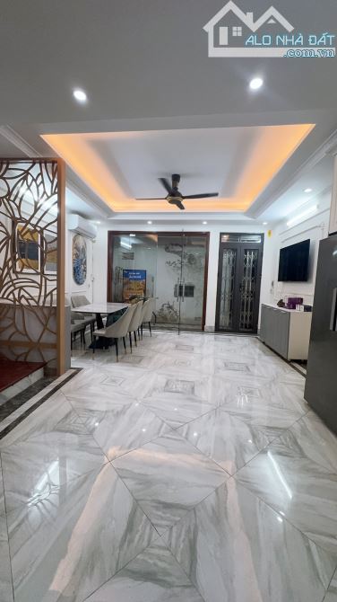 Trần Quốc Vượng – MT 6m – Gần Ô Tô, Gần Phố – 43m² Chỉ 8.8 Tỷ (Rẻ Nhất Khu)