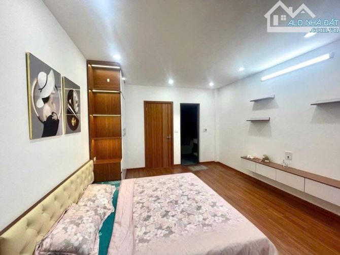 Hàng hiếm lõi Đống Đa – Tôn Thất Tùng nhà gần Đại Học Y, 20m ra ô tô tránh giá nhỉnh 7 tỷ