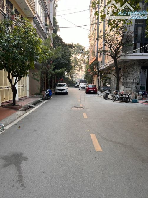 HOÀNG VĂN THÁI – NHÀ PHÂN LÔ QUÂN ĐỘI, GARA Ô TÔ, BAN CÔNG THOÁNg 50M2 5 TẦNG 16.2 TỶ