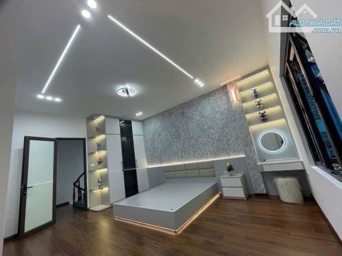 Nhà đẹp vị tríIP-Ngõ thông, rộng-Nhà mới 6 tầng full nội thất-Ô tô qua nhà-Mặt tiền gần 5m