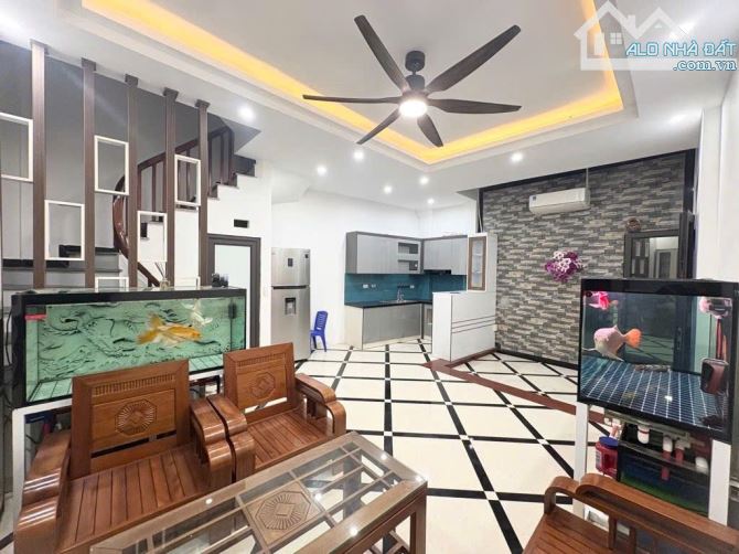 Ngõ to nhất Khương Đình-10m ra ô tô-30m ra mặt phố-Full nội thất VIP-1 ngoặt ra đường lớn