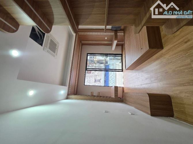 PHÂN LÔ - PHẠM TUẤN TÀI - 65M2 - 6 TẦNG THANG MÁY - GARA Ô TÔ 7 CHỖ - 2 THOÁNG, KINH DOANH