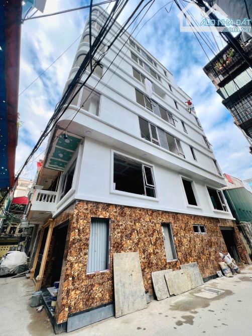 SIÊU PHẨM NGUYỄN TRÃI 8 TẦNG Ô TÔ TRÁNH 3 THOÁNG 57m RỘNG 13.5m GIA 32Ty5