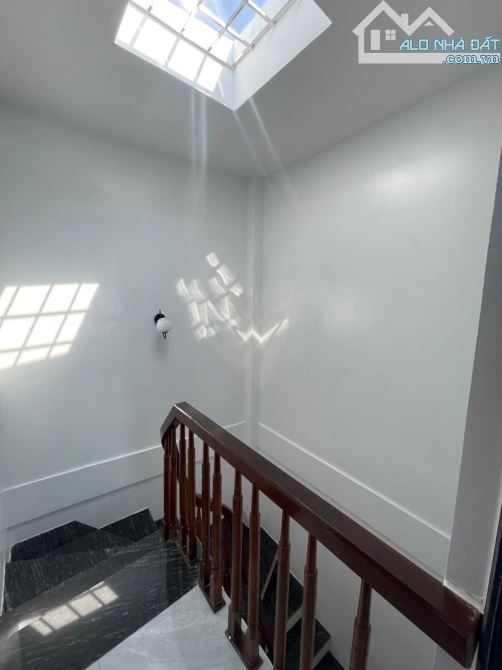 Bán nhà Nguyễn Khoái 35m², 5 tầng mới, full nội thất, ngõ thông 3 gác phi giá 6,5 tỷ