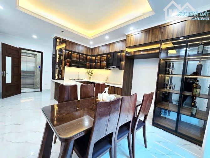 Bán nhà NGUYỄN KHANG, 40m2 x5T, dân xây, 20m ra PHỐ, chỉ hơn 12 tỷ (có thương lượng)