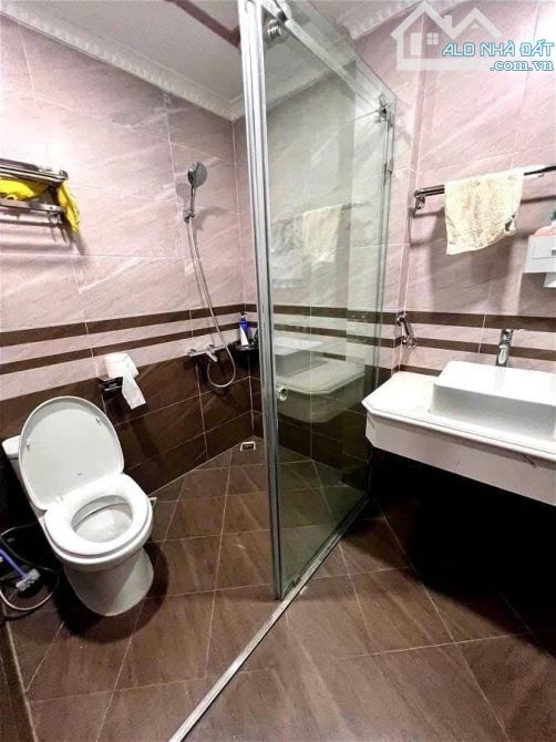 BÁN NHÀ 5 TẦNG RẤT ĐẸP, NGÕ THÔNG, ĐƯỜNG Ô TÔ TẢI SIÊU RỘNG, GẦN PHỐ TÂN MAI – HOÀNG MAI.