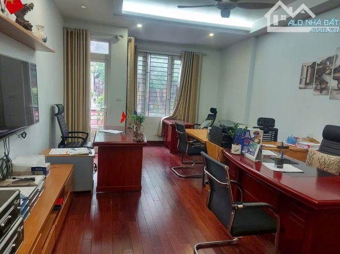 BÁN NHÀ MẶT PHỐ GẦN LẠC LONG QUÂN DT110m2 *8 TÂNG + 2 HẦM THANG MÁY. CHỈ 47 TỶ