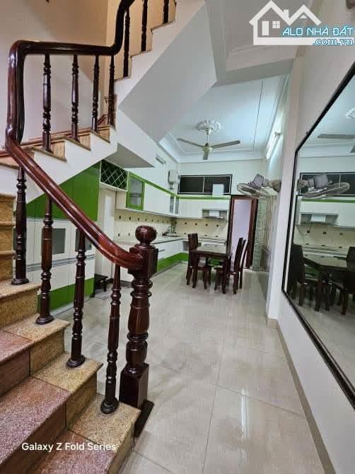 DỊCH VỌNG – CẦU GIẤY | LÔ GÓC – NGÕ THÔNG – KINH DOANH TỐT | 62M² x 5 TẦNG