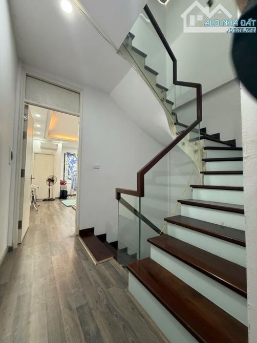 Chủ cần bán gấp , Phố Vip Đầm Trấu Hiếm bán , Kinh Doanh , Vỉa Hè , Ô Tô dừng đỗ tránh nha