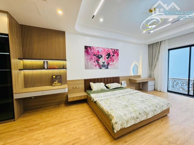 HIẾM NHÀ PHÂN LÔ NGUYỄN NGỌC NẠI 1 NHÀ RA PHỐ NGÕ THÔNG Ô TÔ VÀO NHÀ 42M2 7 TẦNG 17