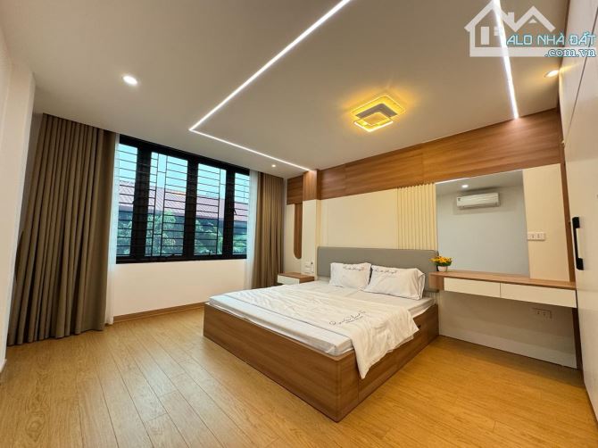 HOT NHÀ TÔ VĨNH DIỆN – Ô TÔ VÀO NHÀ, 41M2 4 TẦNG 15.6 TỶ KINH DOANH Ở SƯỚNG