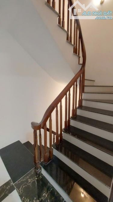 Nhà mới full đồ phố Bùi Xương Trạch - Ngõ nông - 3 gác đỗ - 33m - 4 ngủ