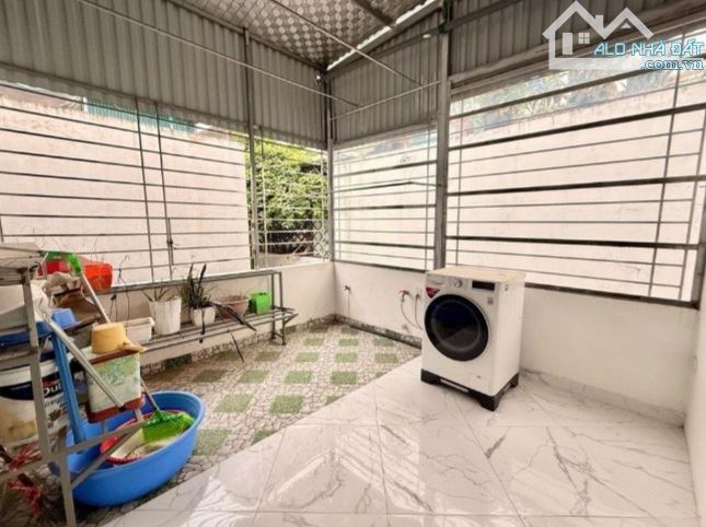 BÁN NHÀ BẠCH ĐẰNG, DT 33M², 5 TẦNG, DÂN XÂY, GẦN Ô TÔ, CHỦ CẦN BÁN GẤP