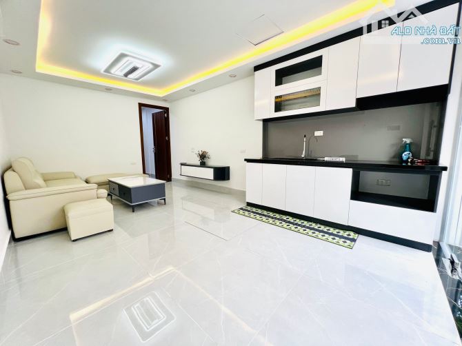 BÁN TẬP THỂ K.D,TẦNG 1 ,THUỐC LÁ , 133 NGUYỄN TRÃI, THANH XUÂN. 85M² – 2PN.4,55 TỶ