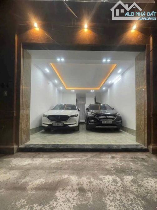 Bán Phố Vương Thừa Vũ-50m*7tầng*5.1MT-Thang máy-Gara ô tô-Gần trường, chợ. 21 tỷ