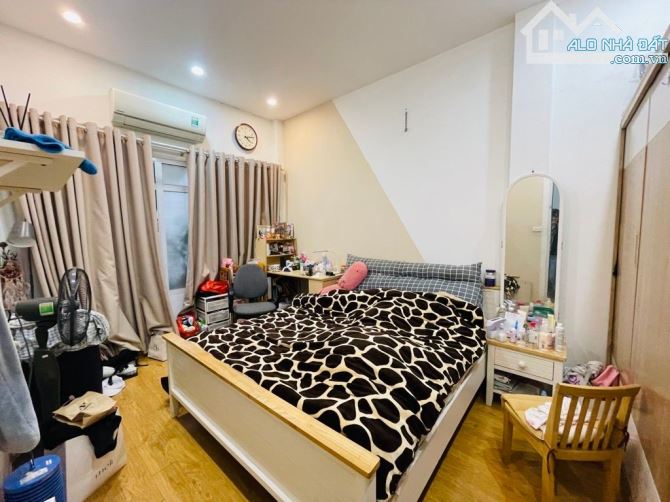 NHÀ ĐẸP, TÂY HỒ, 57M2 - 4 TẦNG - MT 4M, GARA ÔTÔ, FULL NỘI THẤT, ÔTÔ TRÁNH ĐỖ, KINH DOANH