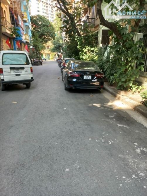 BÁN NHÀ 5 TẦNG RẤT ĐẸP, NGÕ THÔNG, ĐƯỜNG Ô TÔ TẢI SIÊU RỘNG, GẦN PHỐ TÂN MAI – HOÀNG MAI.