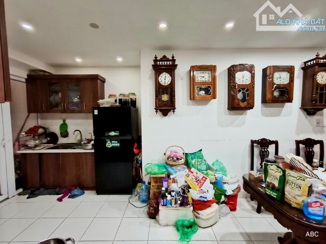 KĐT TÂY HỒ TÂY NGUYỄN VĂN HUYÊN – LÔ GÓC – 136M2 – 3 NGỦ 2 WC – TẦNG TRUNG – 11.95 TỶ