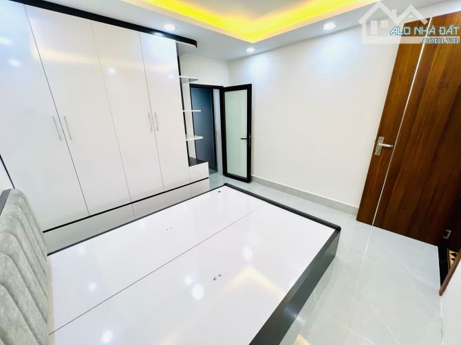 BÁN TẬP THỂ K.D,TẦNG 1 ,THUỐC LÁ , 133 NGUYỄN TRÃI, THANH XUÂN. 85M² – 2PN.4,55 TỶ