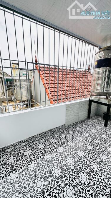 BÁN NHÀ XÂY MỚI 5 TẦNG – PHỐ VÂN ĐỒN – GẦN MẶT PHỐ