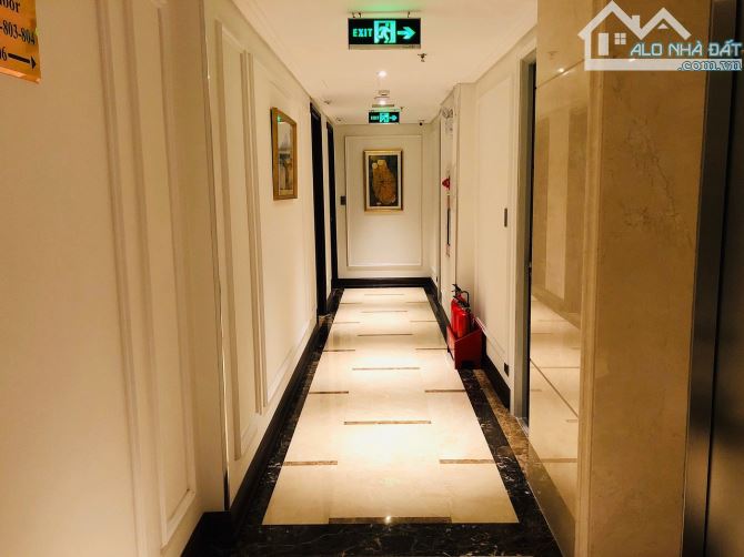 Bán toà khách sạn mặt phố Ngô Quyền DT: 320m2 - 12 Tầng - Mặt tiền 15m - Giá 280 tỷ