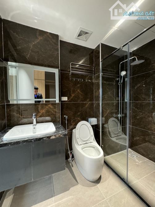 NGUYỄN NGỌC NẠI – NHÀ THANG MÁY, Ô TÔ QUA NHÀ, NGÕ THÔNG 46M2 6 TẦNG THOÁNG Ở VĂN PHÒNG OK