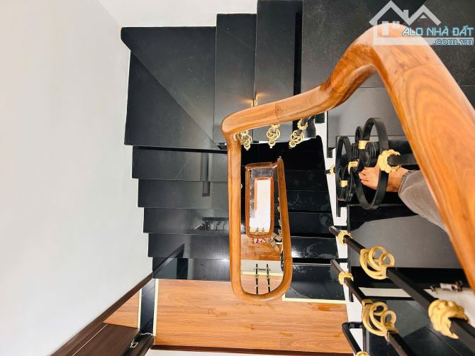 Bán nhà phố Quan Nhân, Thanh Xuân: dt 35m, 4 tầng, giá 8.95 tỷ, có thương lượng