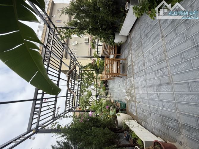 NHÀ ĐẸP 60M² – Ô TÔ ĐỖ CỔNG – PHỐ VIP ĐỐNG ĐA – Ở NGAY