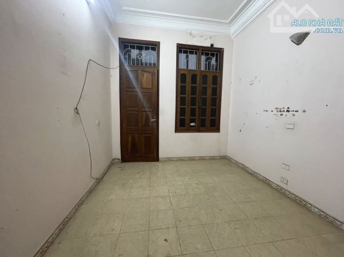 Siêu Rẻ !! hơn 200tr/m2 Ô TÔ tránh Hoàng Đạo Thành 80m2 chỉ nhỉnh 16 tỷ