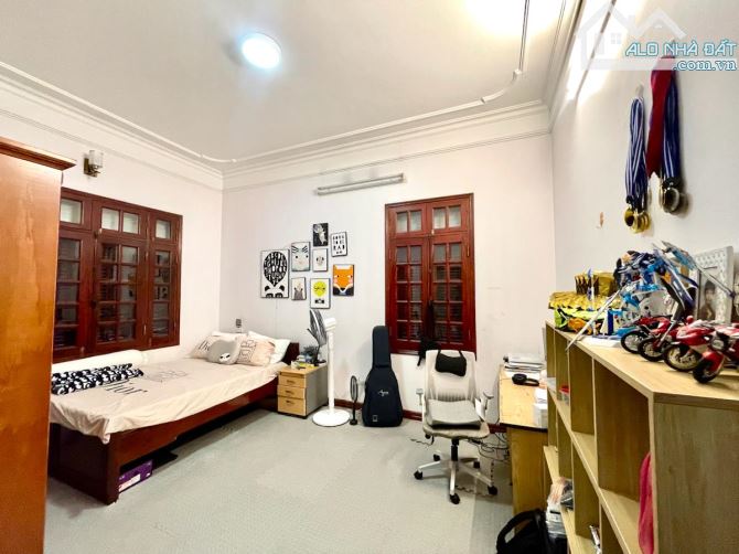 BIỆT THỰ ĐƠN LẬP MẶT PHỐ BÁN ĐẢO LINH ĐÀM-THIẾT KẾ HIỆN ĐẠI-MẶT TIỀN 12.5m-4 TÂNG+HẦM