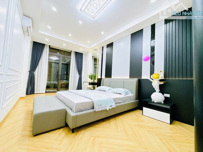 SIÊU HIẾM! PHÚ THƯỢNG, TÂY HỒ - Hơn 24 TỶ -110m² –4 TẦNG –THANG MÁY- PHÂN LÔ- Ở SƯỚNG